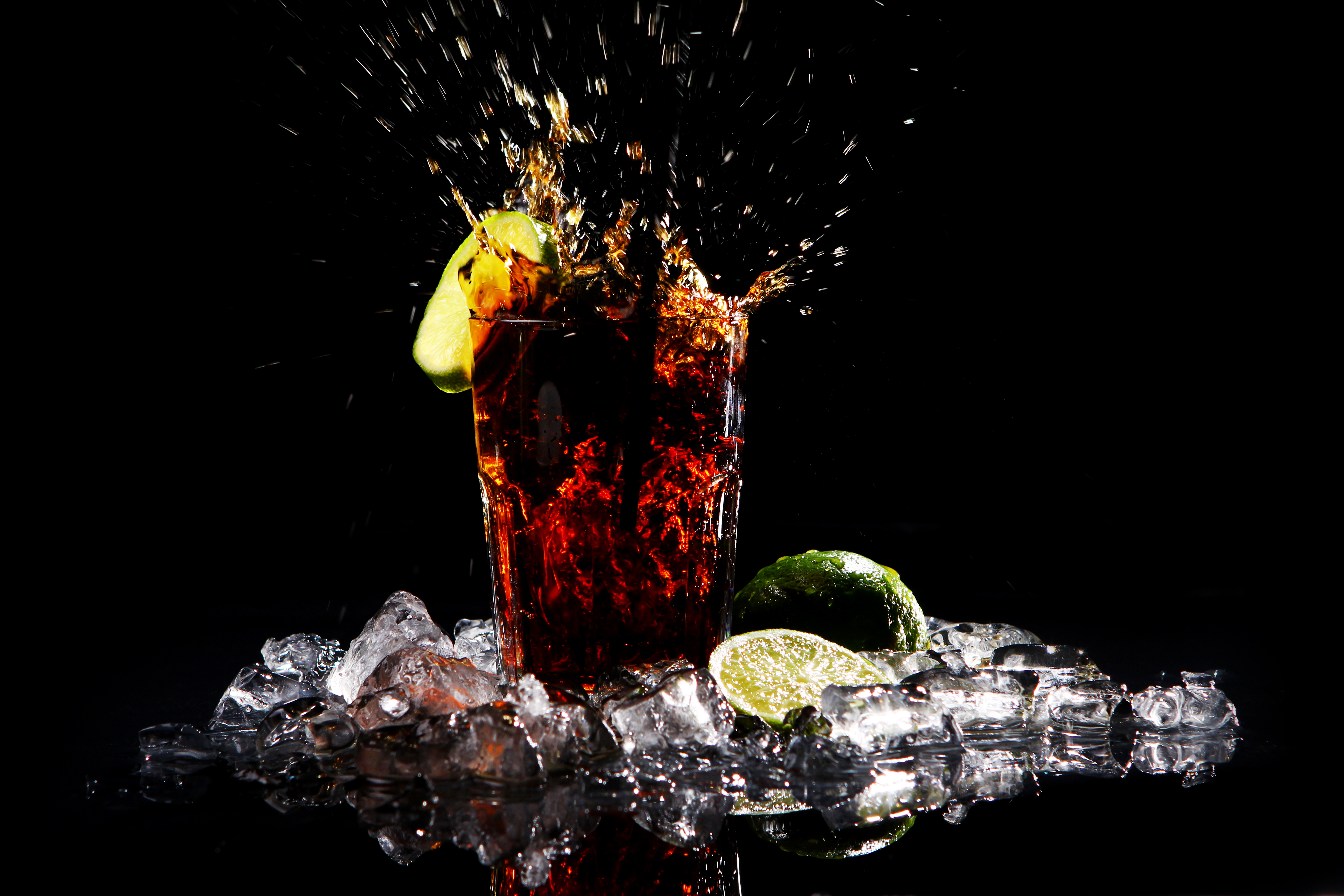 fresh-cola-drink-with-green-lime.jpg